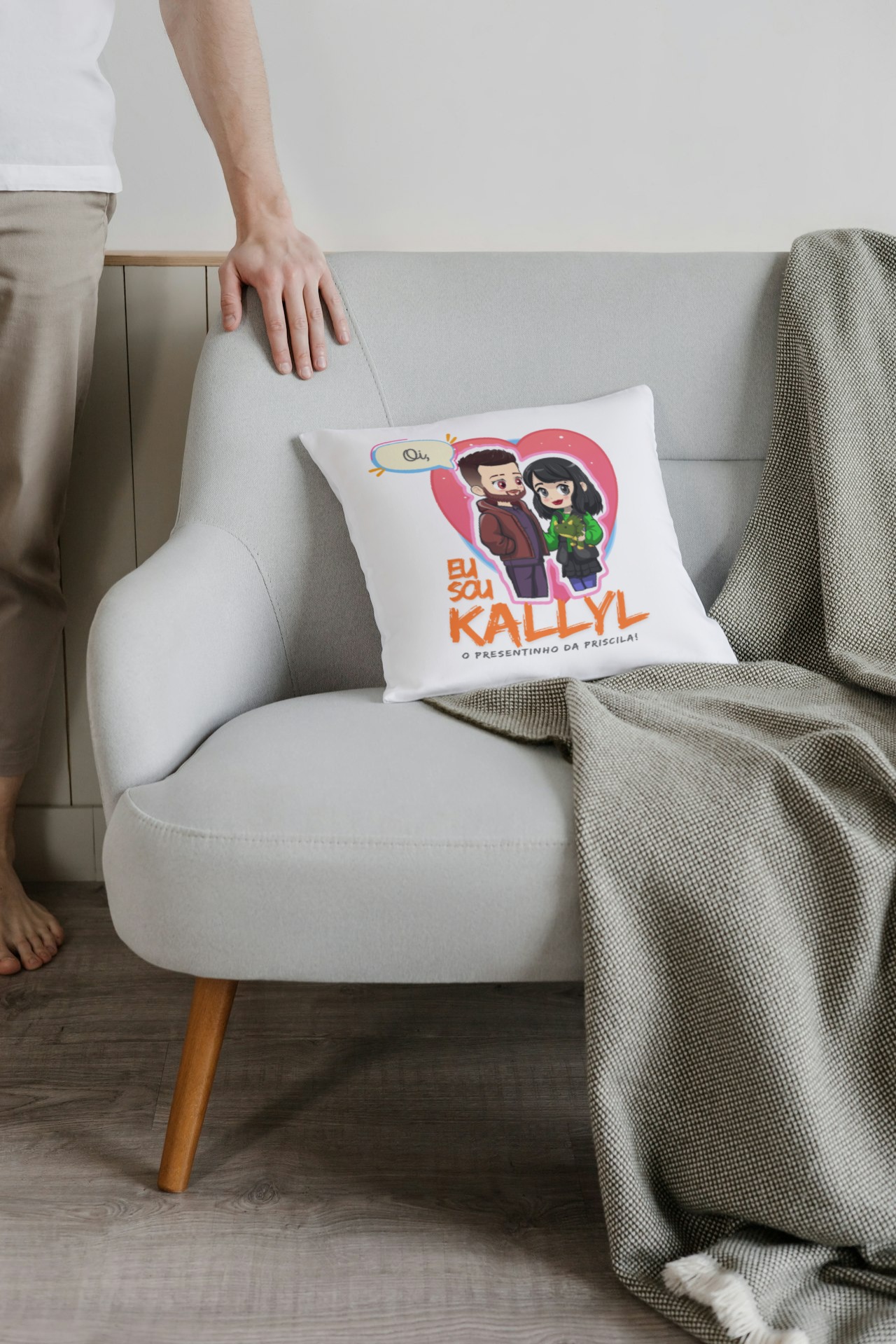 Almofadas personalizadas com caricaturas feitas por Kallyl Aquino